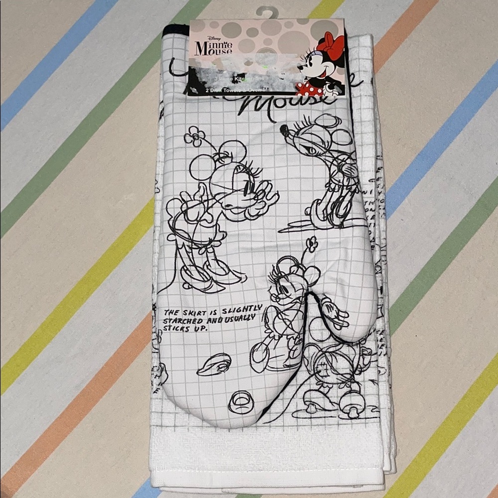 Disney Minnie Mouse Black & White Kitchen Towel and Oven Mitt Set